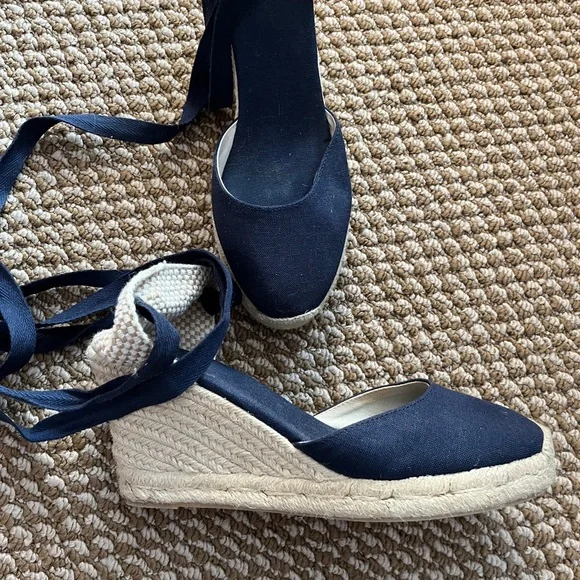 COPY - Soludos Navy Espadrilles - Size 10 - Picture 2 of 5